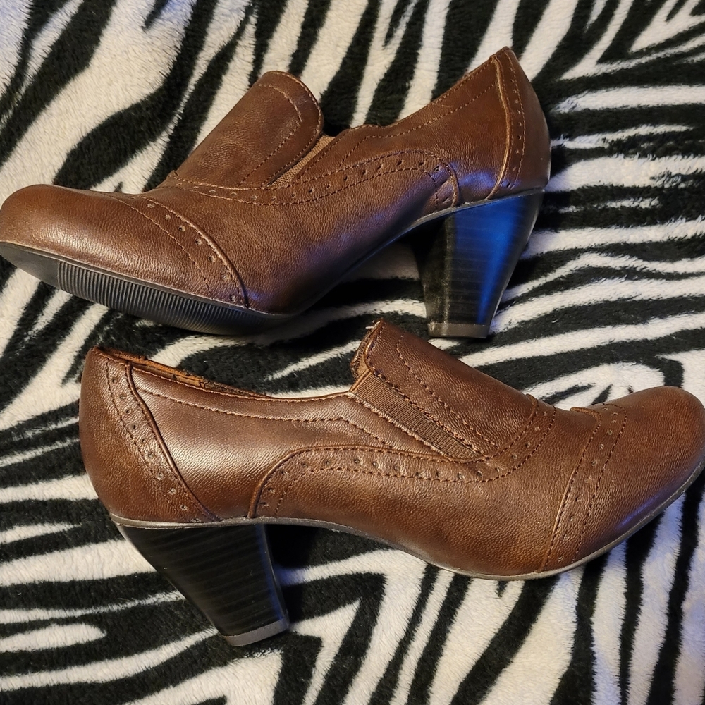 SBICCA of California Oliver Bootie Heels